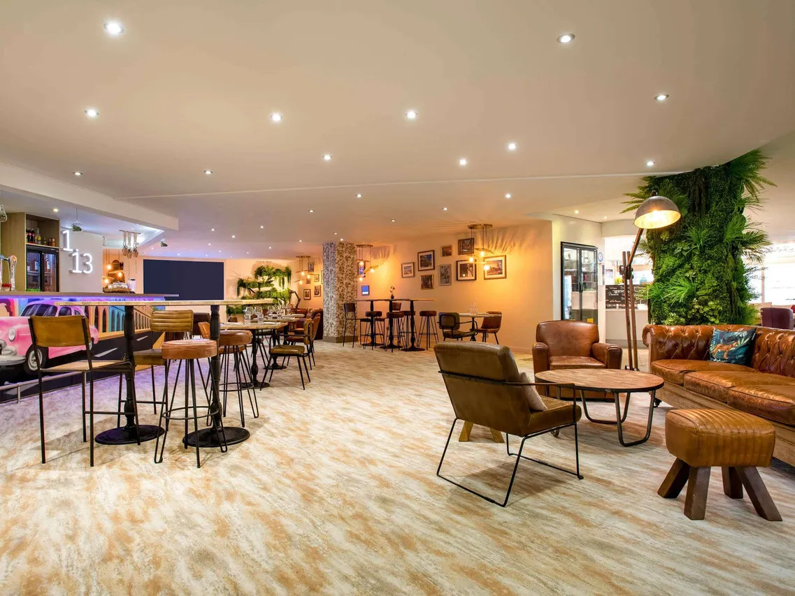 Mercure Marseille Centre Vieux Port — rooms and atmosphere