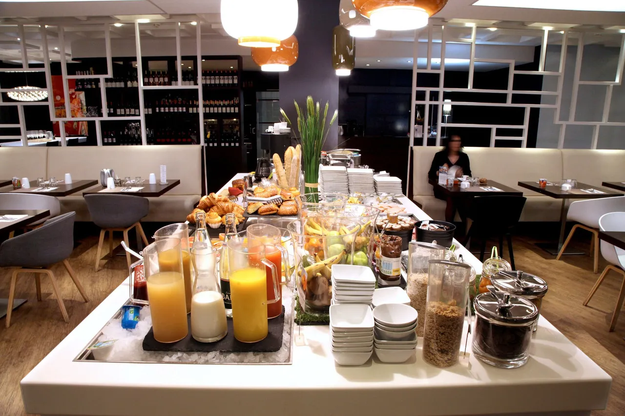 Mercure Nantes Centre Gare — rooms and atmosphere