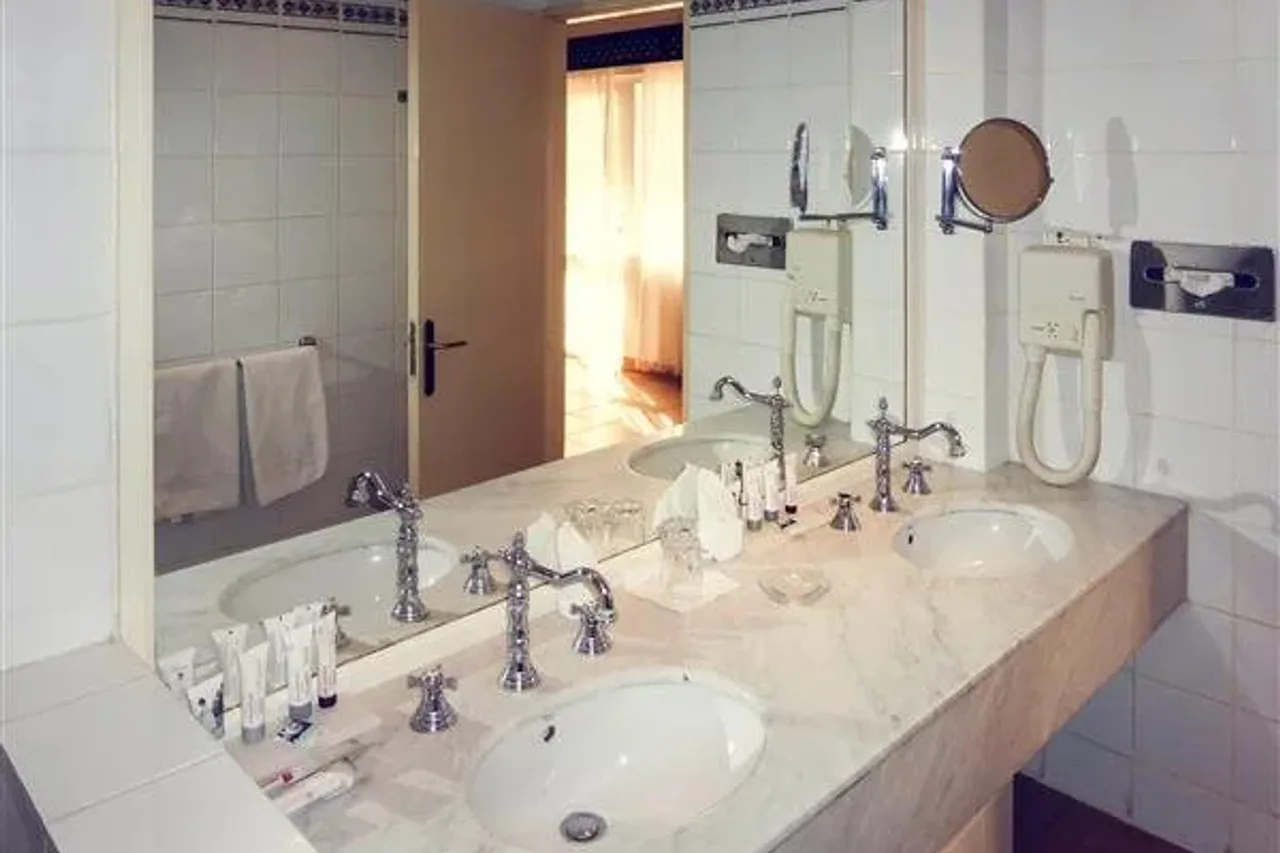 Mercure N'Djamena Le Chari — ภาพห้องพักและบรรยากาศ