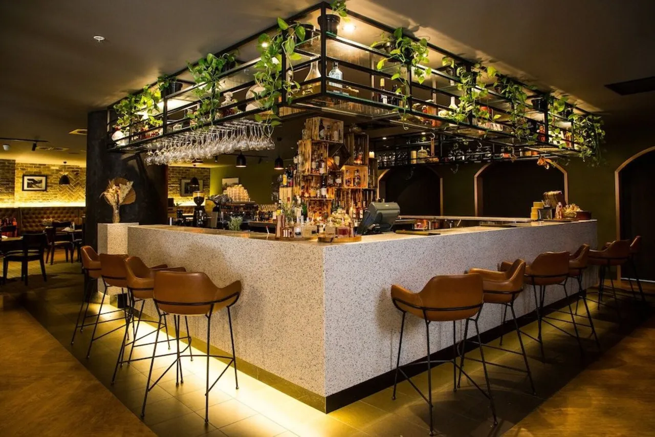 Mercure Sydney — rooms and atmosphere