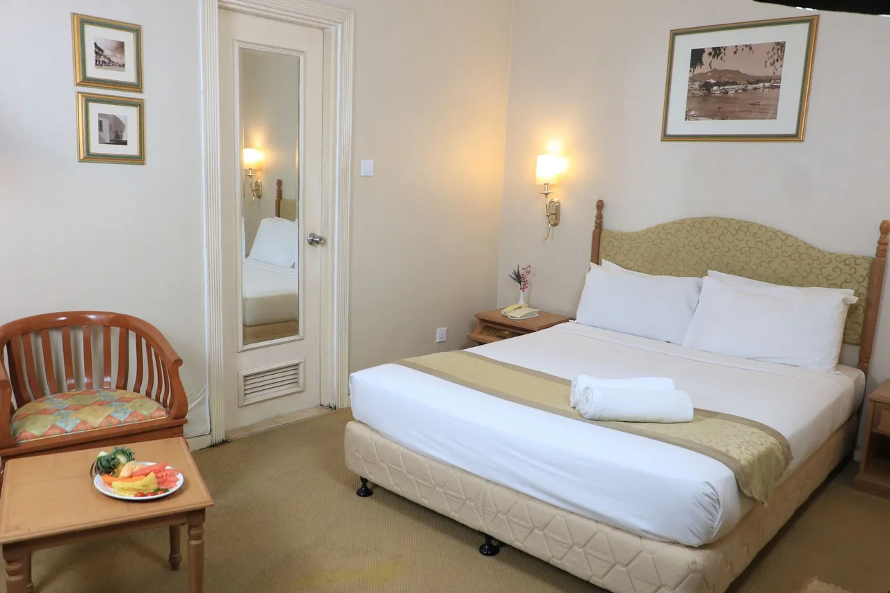 Merdeka Palace Hotel & Suites — rooms and atmosphere