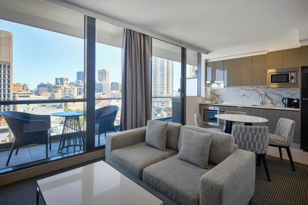Meriton Suites Campbell Street, Sydney — ภาพห้องพักและบรรยากาศ