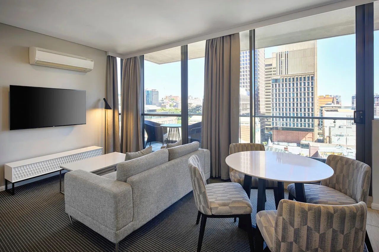 Meriton Suites Campbell Street, Sydney — ภาพห้องพักและบรรยากาศ