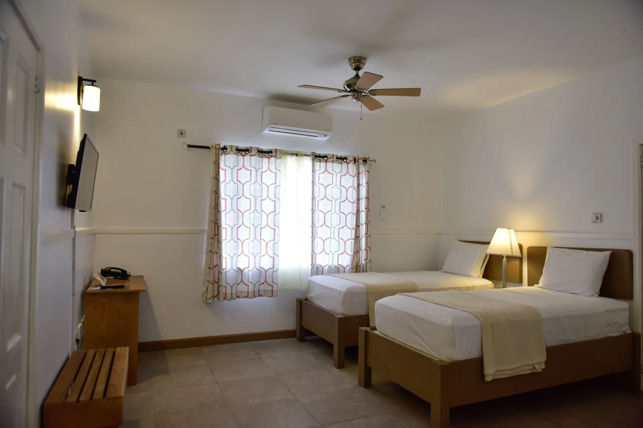 Mermaid Beach Hotel — แคร์รีอาคู