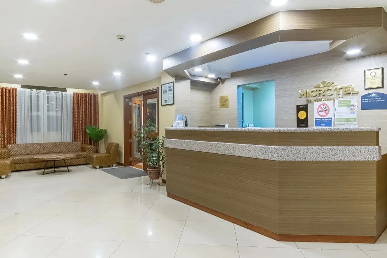 Microtel by Wyndham Baguio — ภาพห้องพักและบรรยากาศ