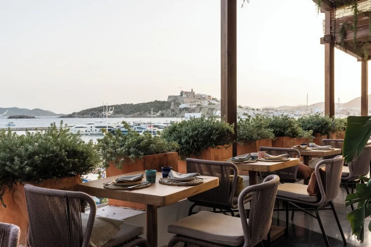 Mikasa Ibiza Boutique Hotel — rooms and atmosphere