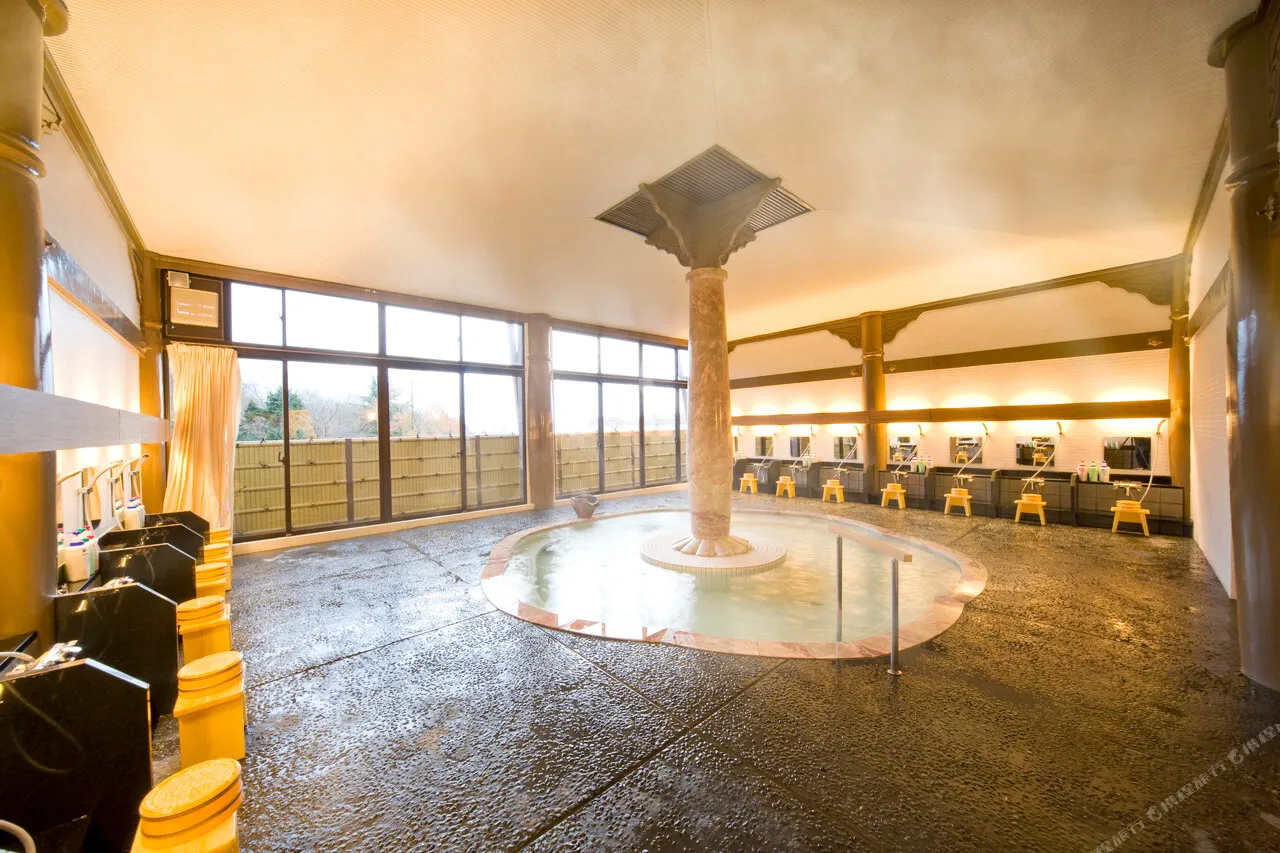 Mikasa Onsen Toryukan — rooms and atmosphere