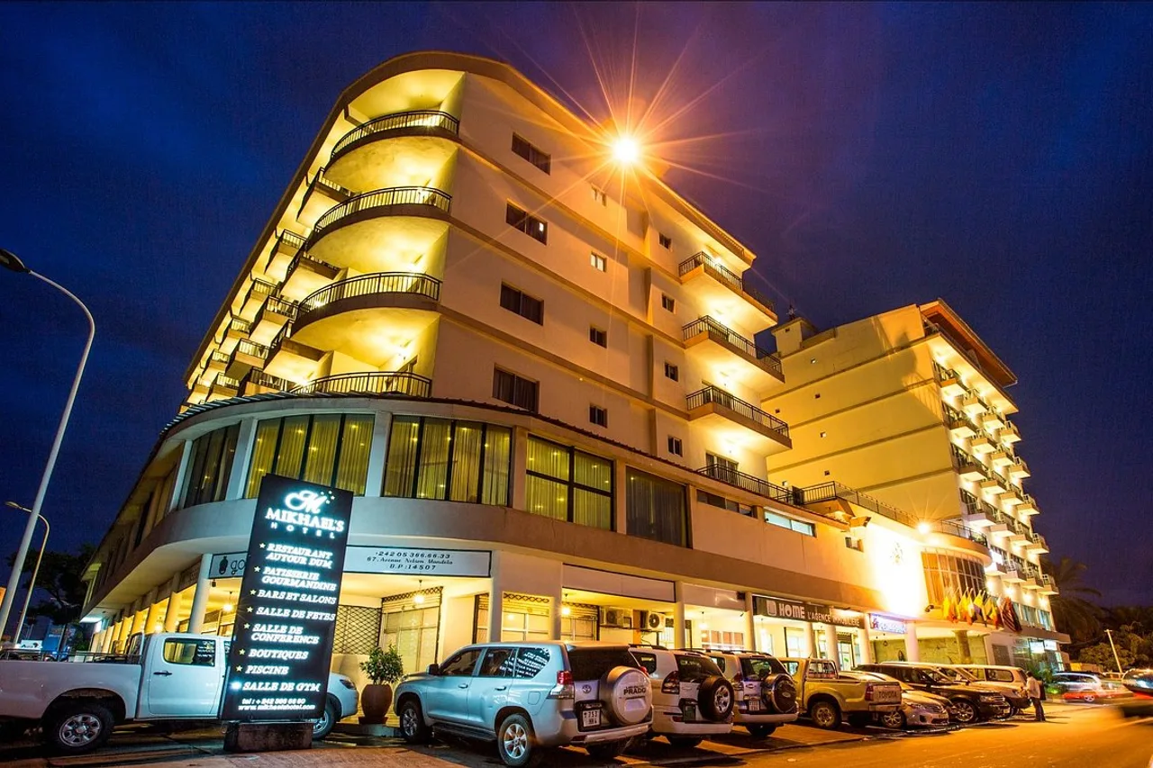 Mikhael's Hotel & Residence — โรงแรมในบราซซาวีล