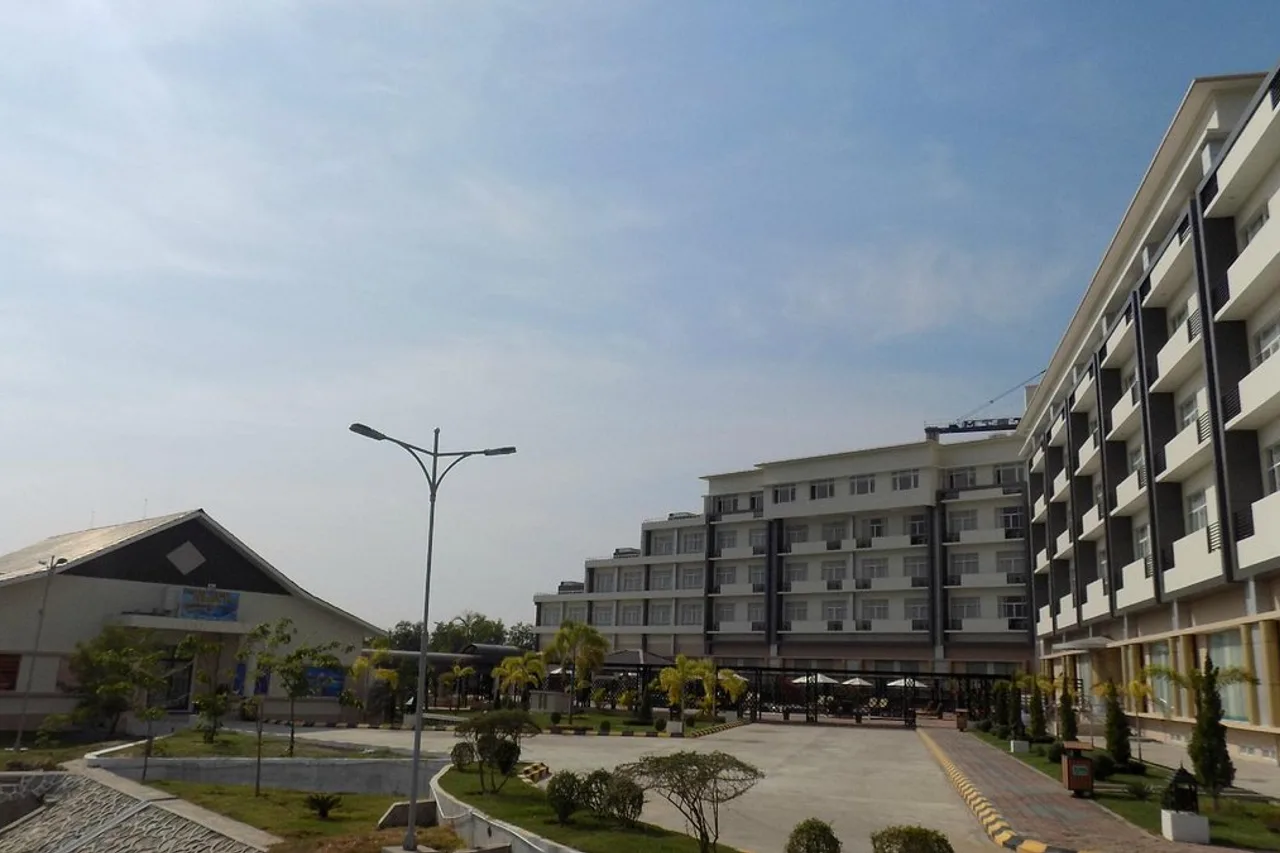 Mingalar Thiri Hotel — ภาพห้องพักและบรรยากาศ