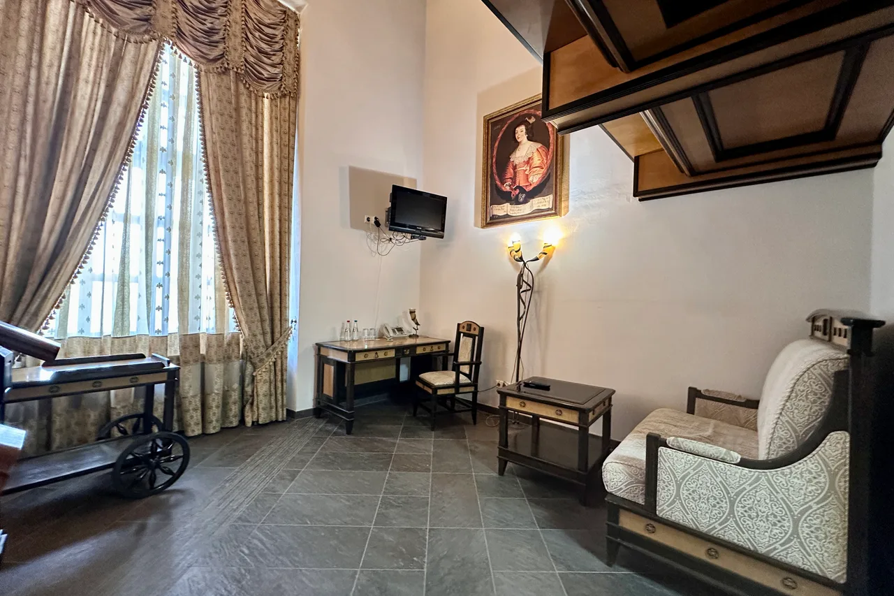 Mir Castle Hotel — ภาพห้องพักและบรรยากาศ