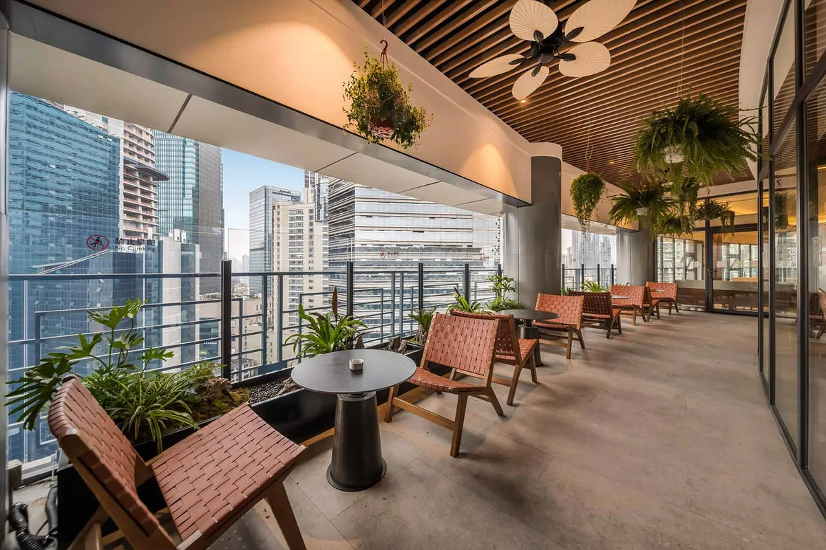 SSAW Boutique Hotel Chongqing Jiefangbei Hongyadong — rooms and atmosphere
