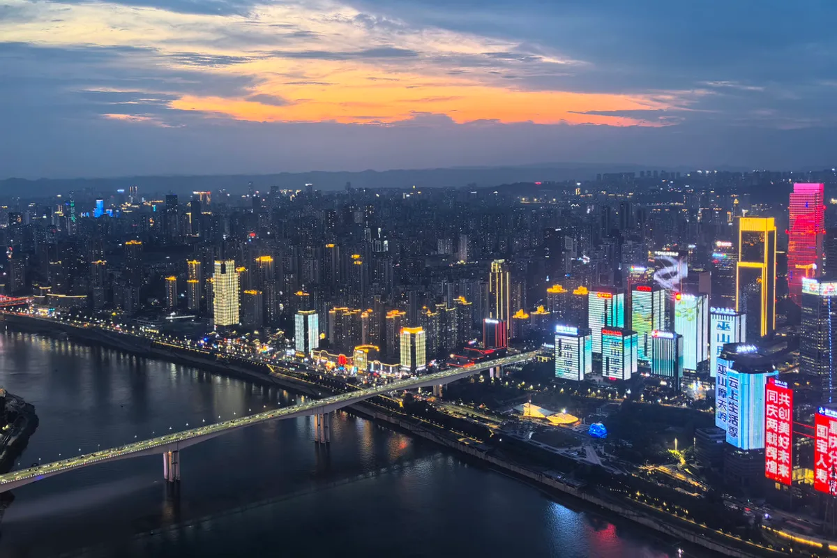 SSAW Boutique Hotel Chongqing Jiefangbei Hongyadong — rooms and atmosphere