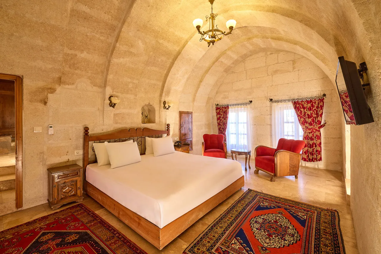 Mithra Cave Hotel — rooms and atmosphere
