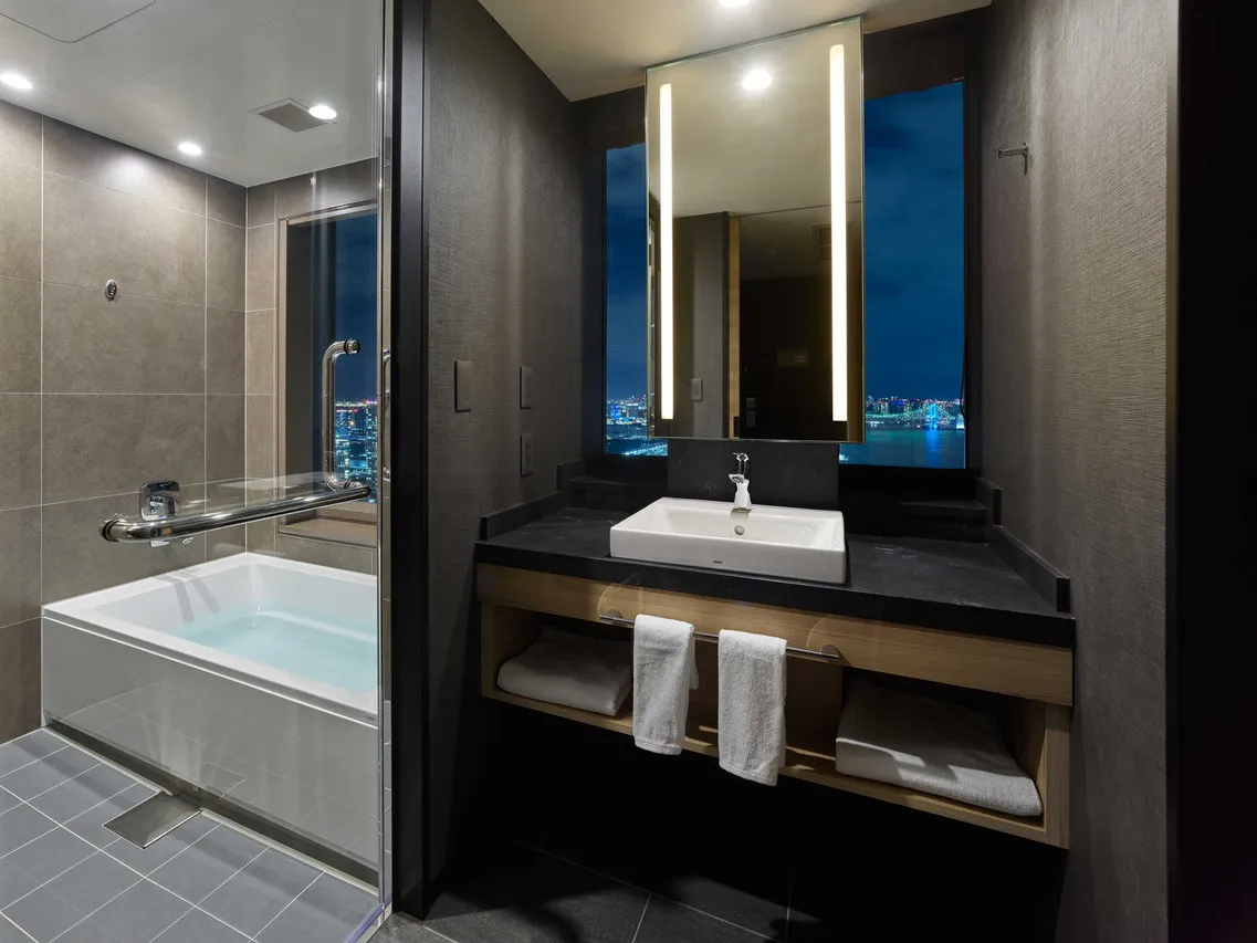 Mitsui Garden Hotel Toyosu Premier — rooms and atmosphere