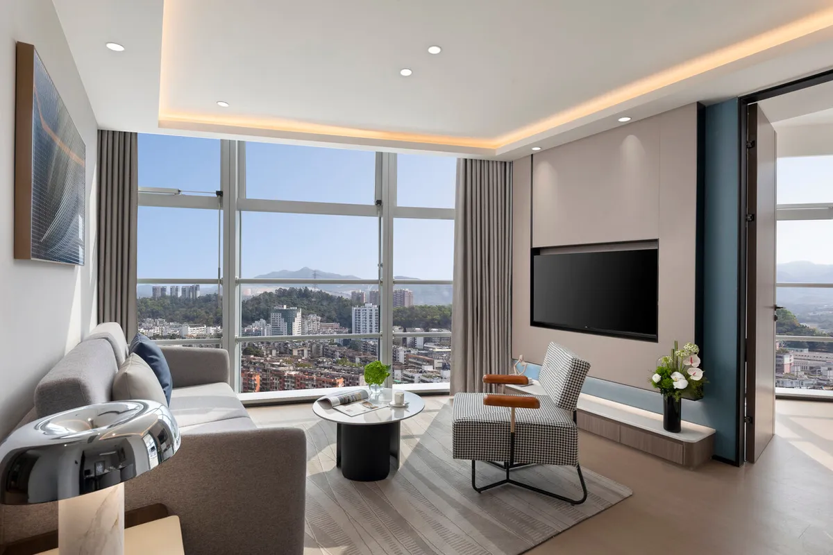 Modena by Fraser Shenzhen (Luohu Port) — rooms and atmosphere