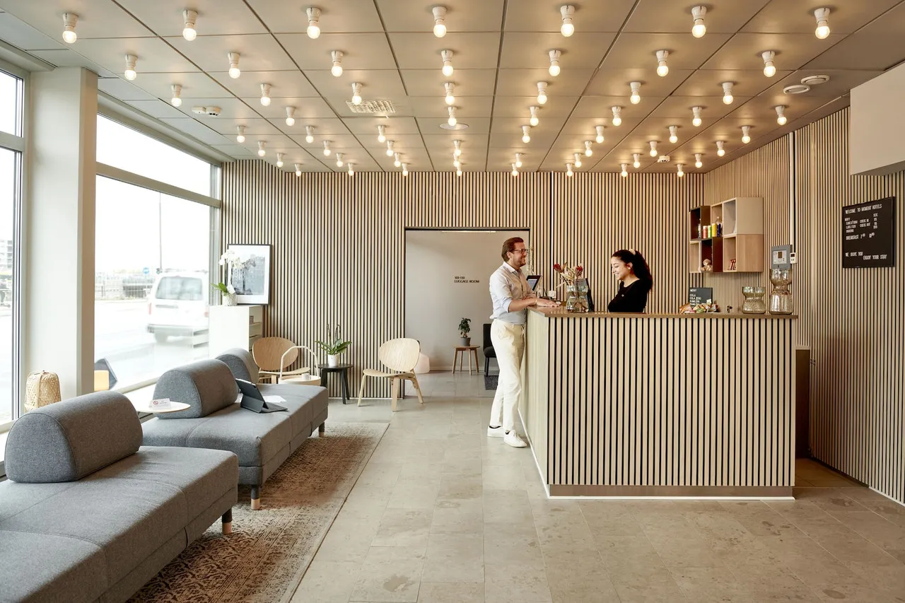 Moment Hotels — ภาพห้องพักและบรรยากาศ