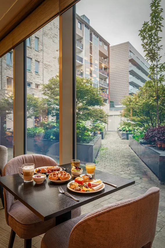 Monet Garden Hotel Amsterdam — rooms and atmosphere