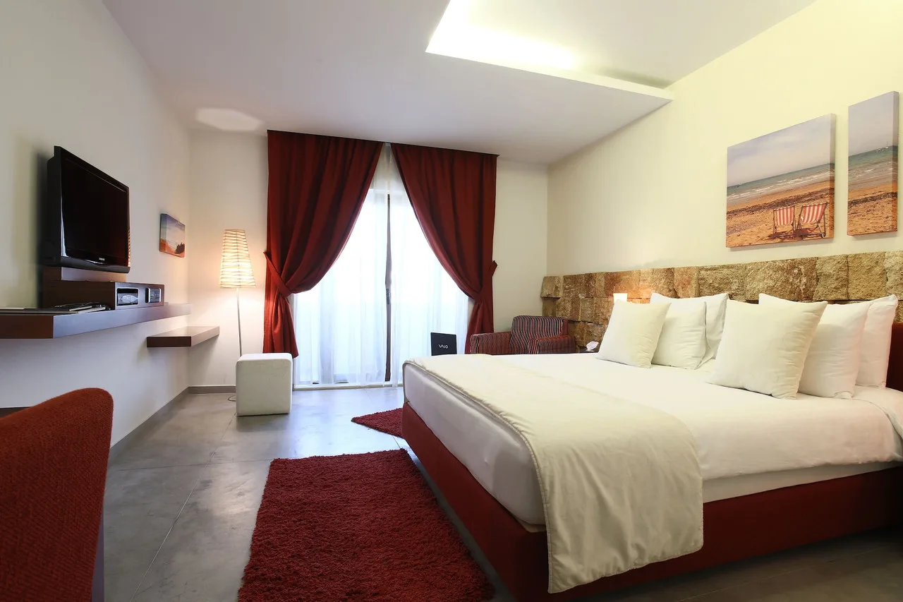 Monoberge Hotel — ภาพห้องพักและบรรยากาศ