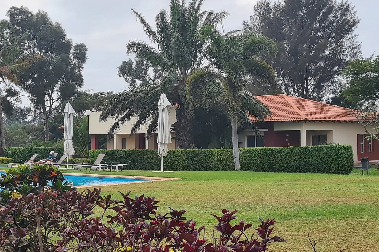 Montebelo Indy Maputo Congress Hotel — rooms and atmosphere