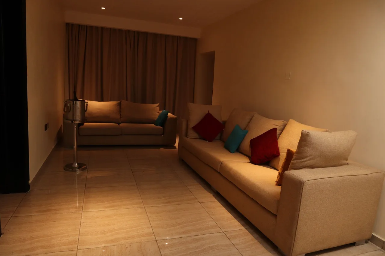 Monty Suites Calabar — ภาพห้องพักและบรรยากาศ