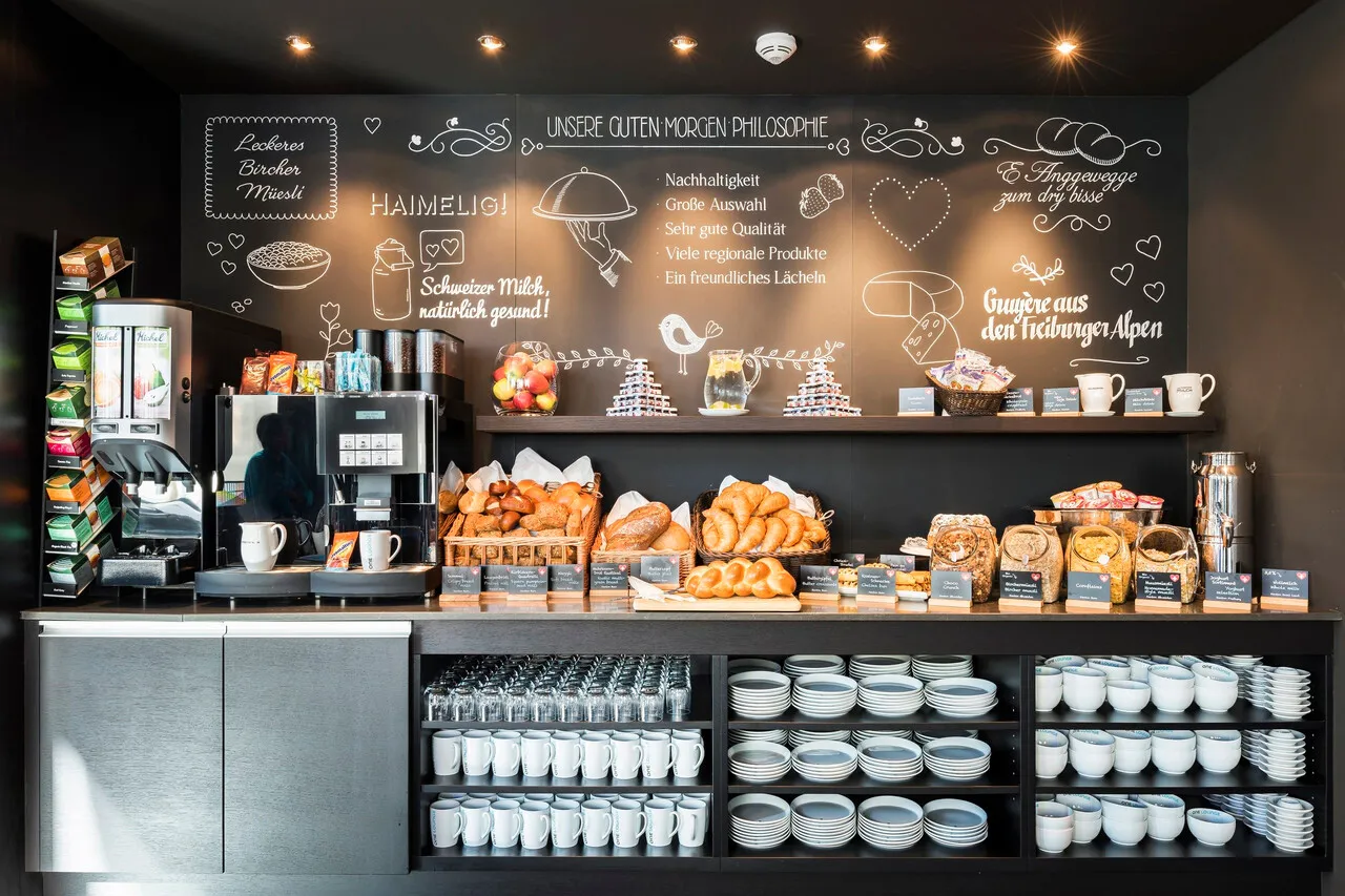Motel One Basel — rooms and atmosphere
