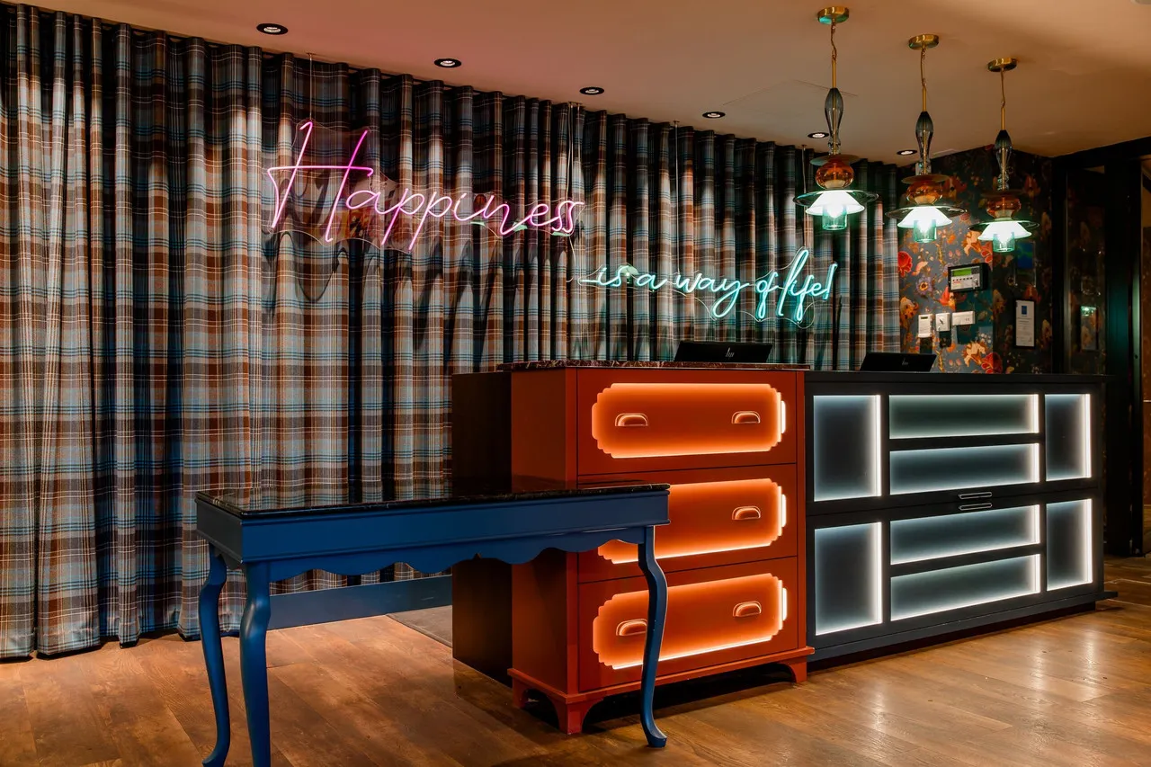 Motel One Edinburgh-Princes — rooms and atmosphere