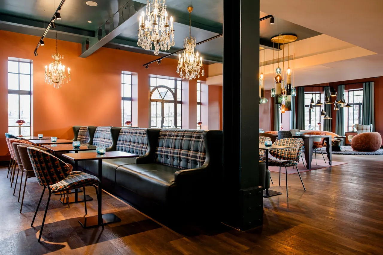 Motel One Edinburgh-Princes — rooms and atmosphere