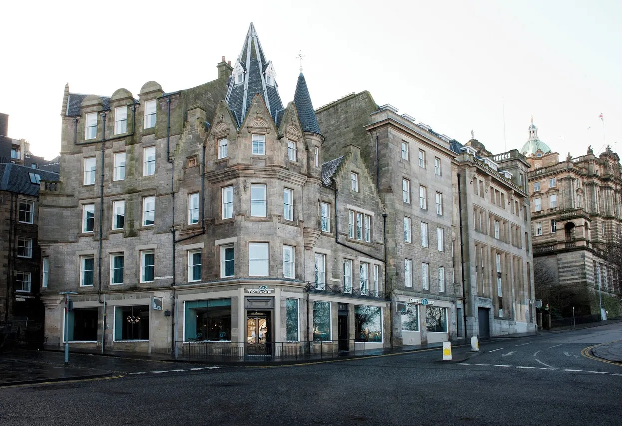 Motel One Edinburgh-Royal — ภาพห้องพักและบรรยากาศ