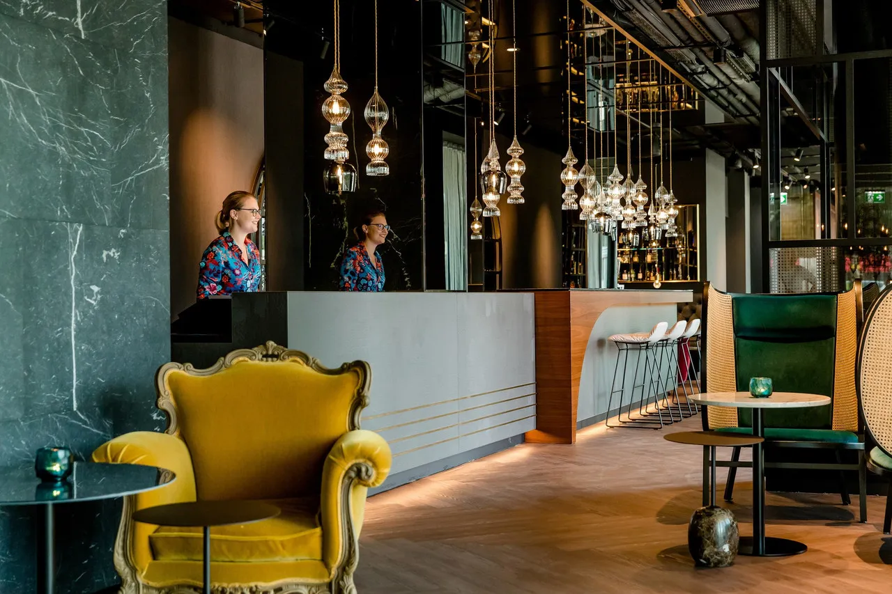 Motel One Salzburg-Mirabell — rooms and atmosphere