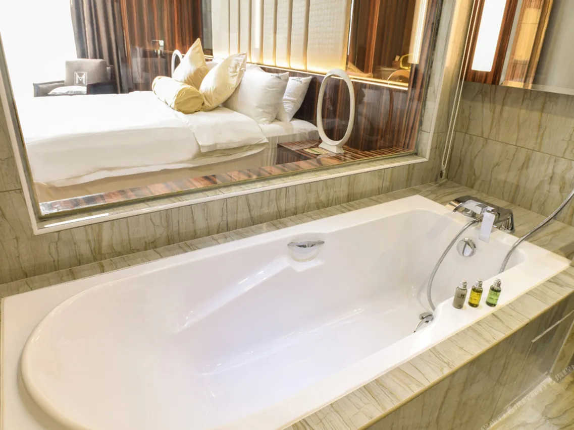 Moty Hotel — rooms and atmosphere