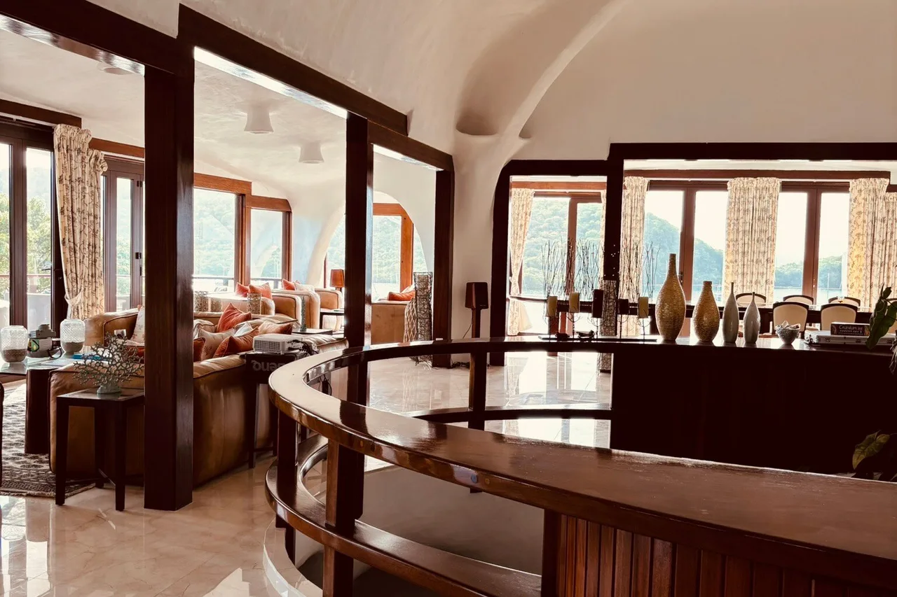 Mount Hartman Bay Estate — rooms and atmosphere