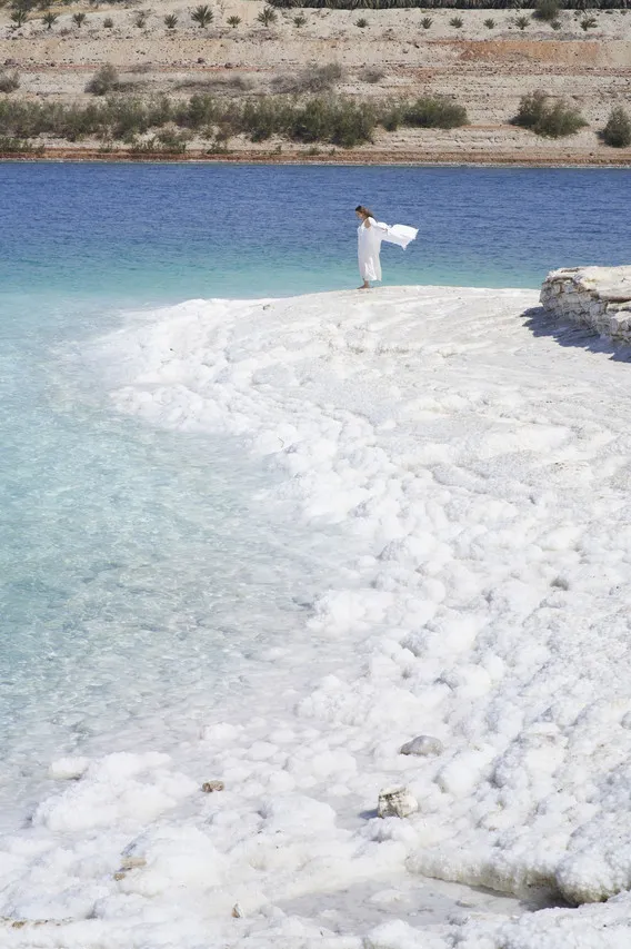 Mövenpick Resort & Spa Dead Sea — rooms and atmosphere