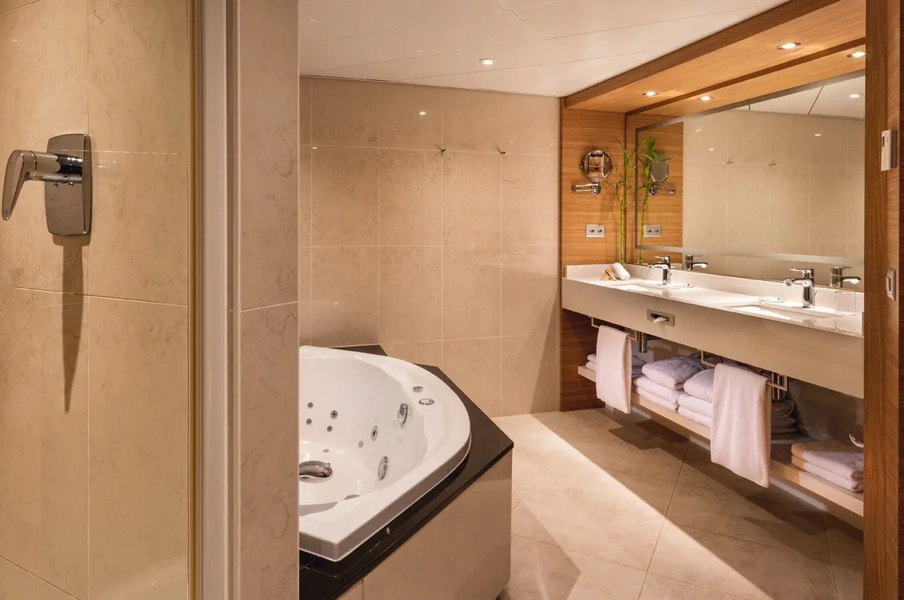 Mövenpick Hotel Lausanne — rooms and atmosphere