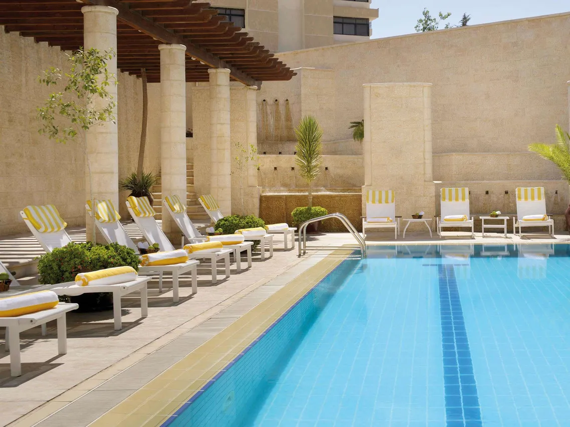 Mövenpick Resort Petra — rooms and atmosphere