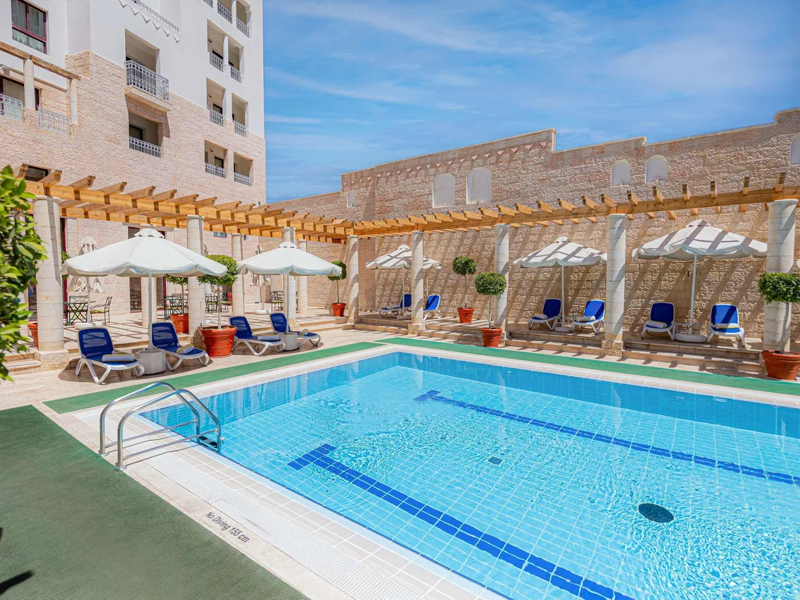 Mövenpick Resort Petra — rooms and atmosphere
