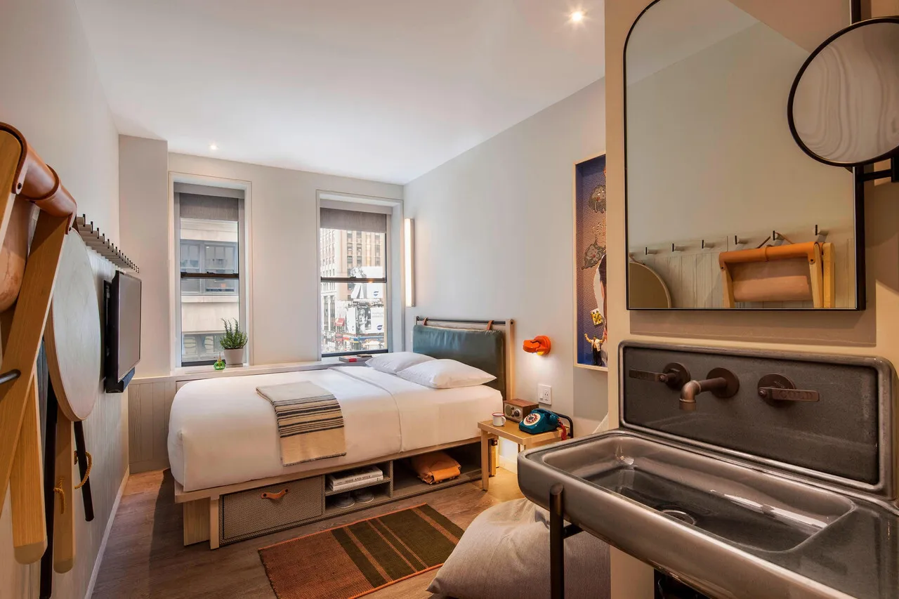 MOXY NYC Times Square — rooms and atmosphere