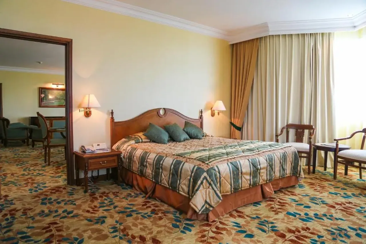 Mulia Hotel — โรงแรมในบันดาร์เสรีเบกาวัน