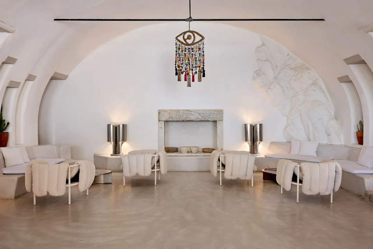 Mykonos Blu, A Grecotel Resort to Live — rooms and atmosphere