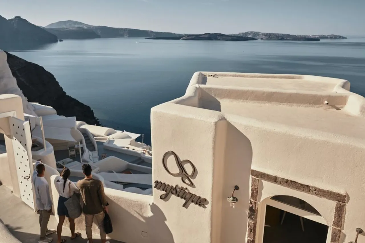 Mystique, a Luxury Collection Hotel, Santorini — rooms and atmosphere