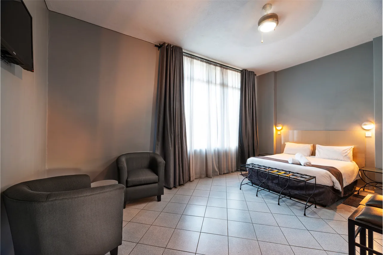 N1 Hotel Samora Machel Harare — ภาพห้องพักและบรรยากาศ