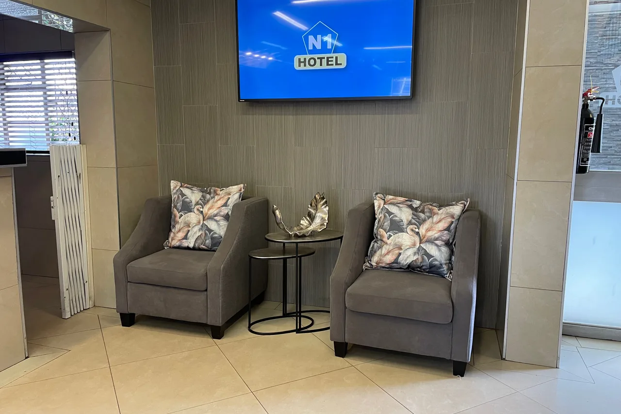 N1 Hotel Samora Machel Harare — ภาพห้องพักและบรรยากาศ
