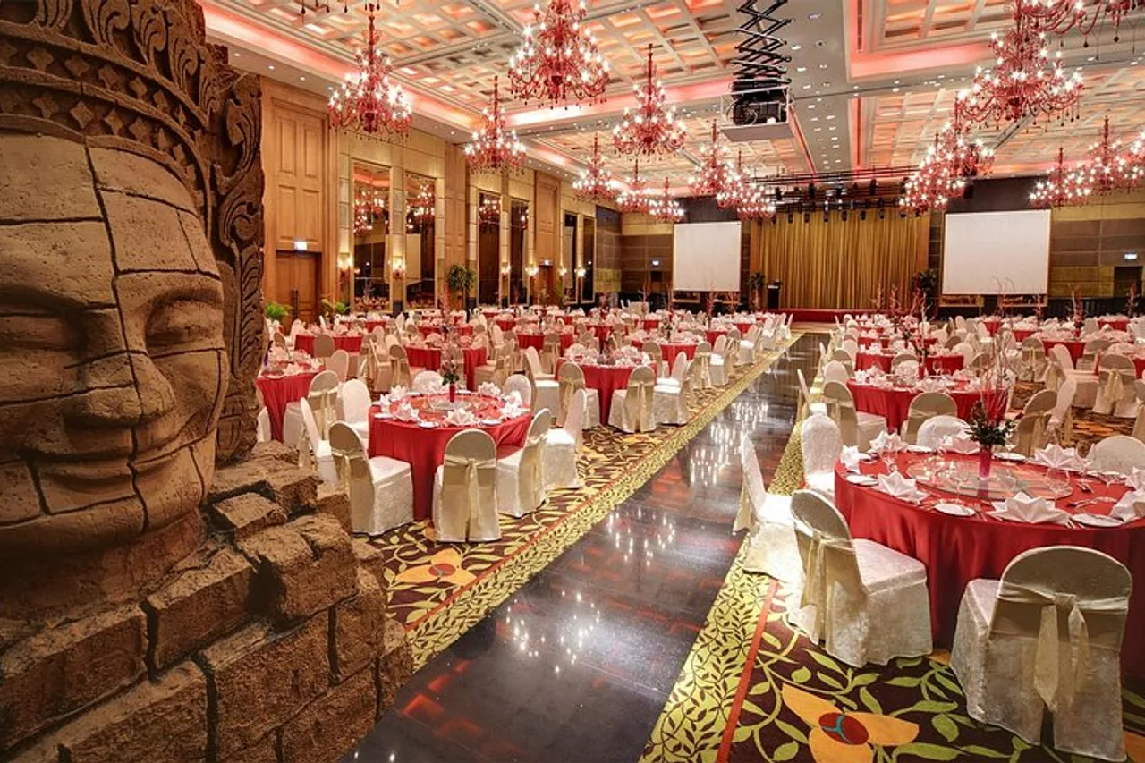 NagaWorld Hotel &amp; Entertainment Complex — ภาพห้องพักและบรรยากาศ