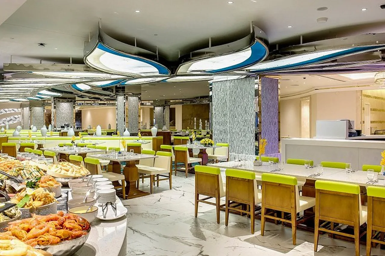 NagaWorld Hotel &amp; Entertainment Complex — ภาพห้องพักและบรรยากาศ