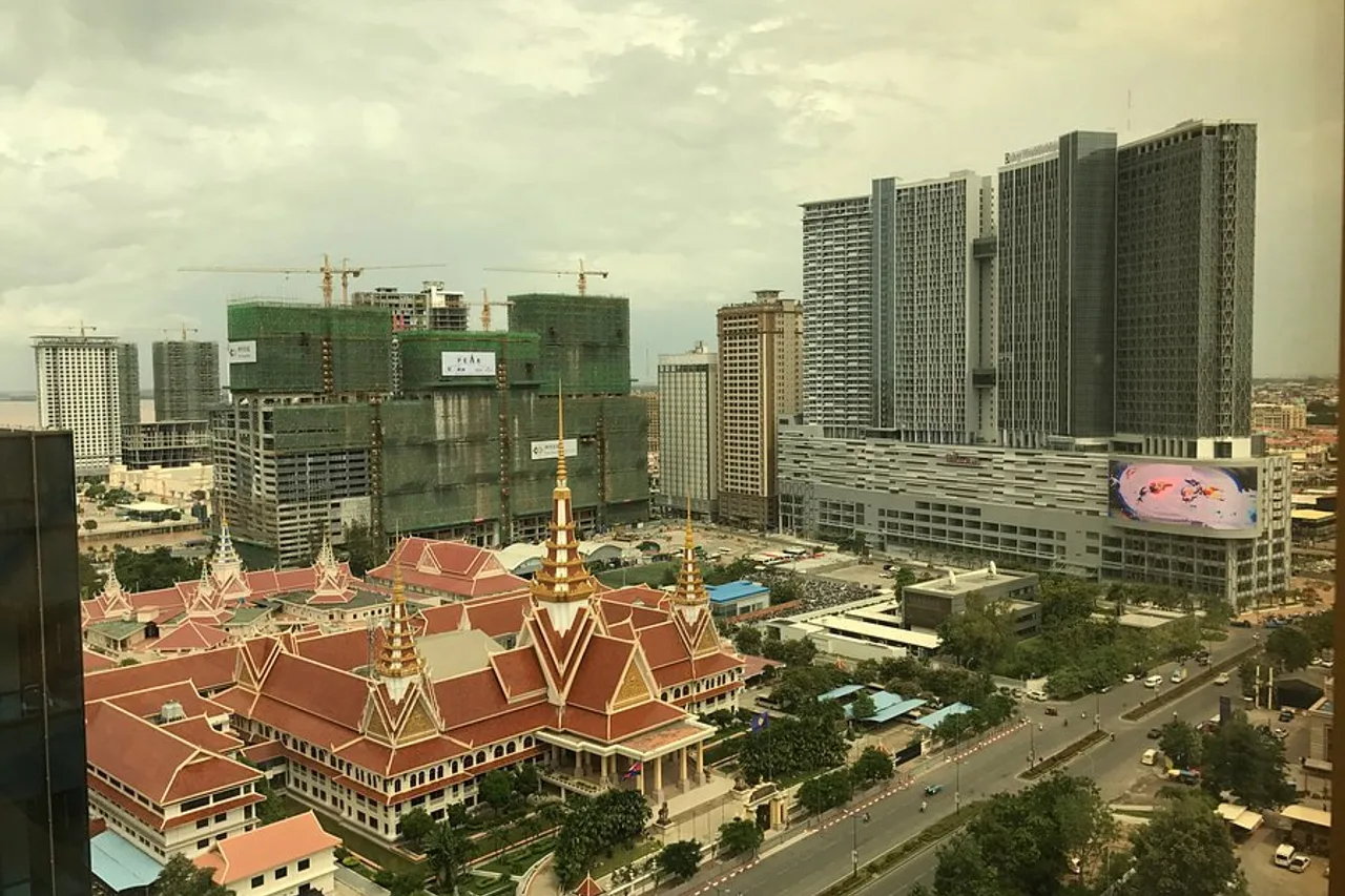 NagaWorld Hotel &amp; Entertainment Complex — ภาพห้องพักและบรรยากาศ