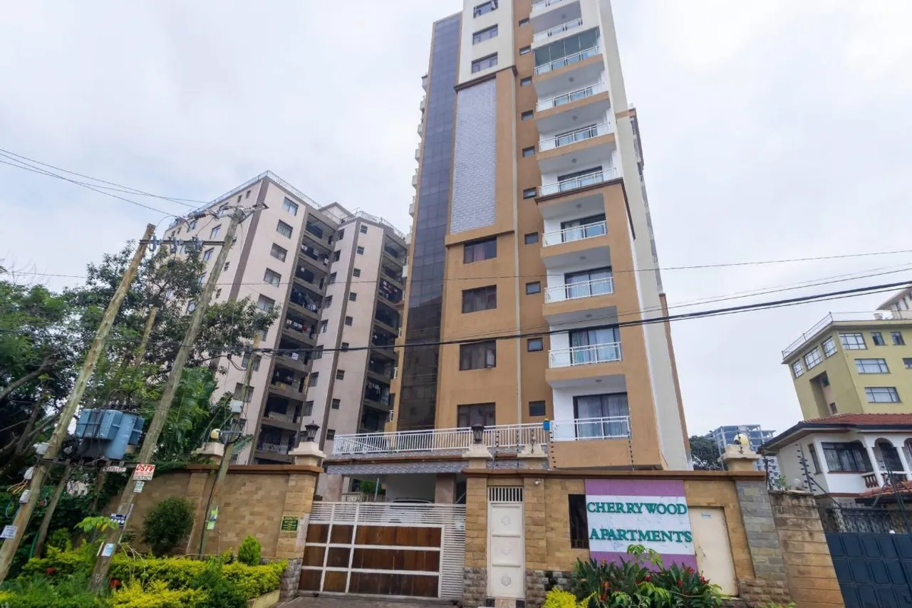 Nairobi Serena Hotel — rooms and atmosphere