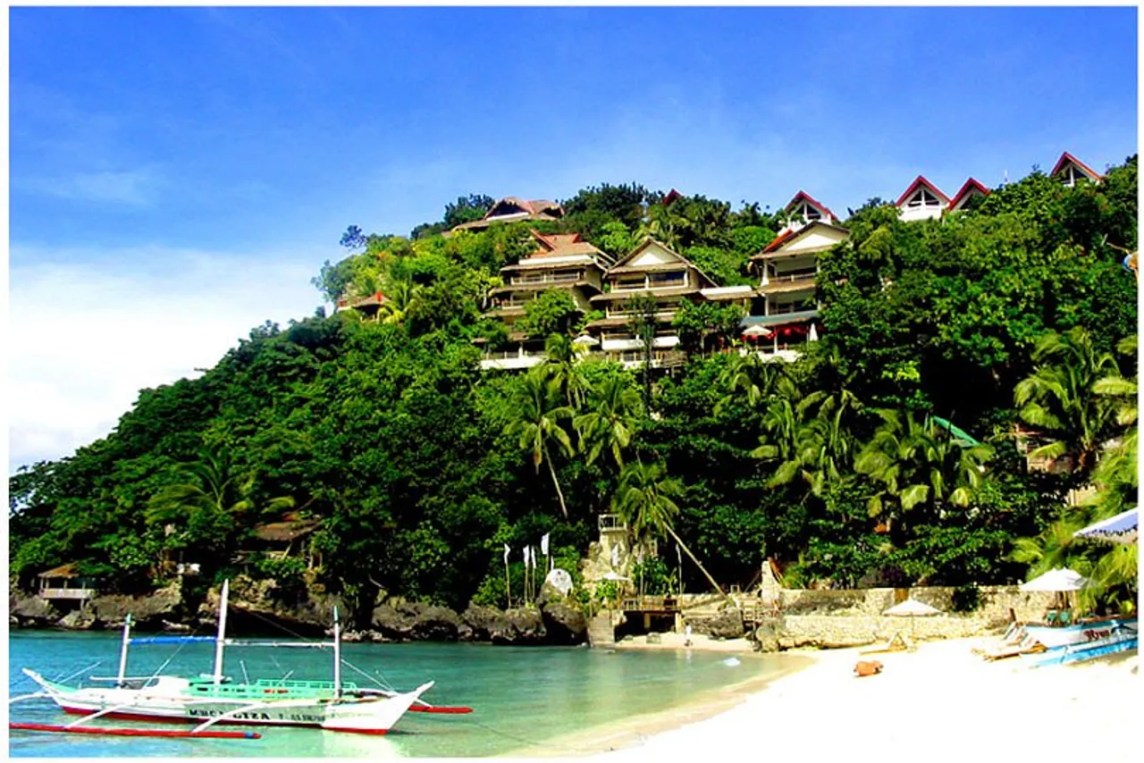 Nami Resort — โรงแรมในโบราเคย์