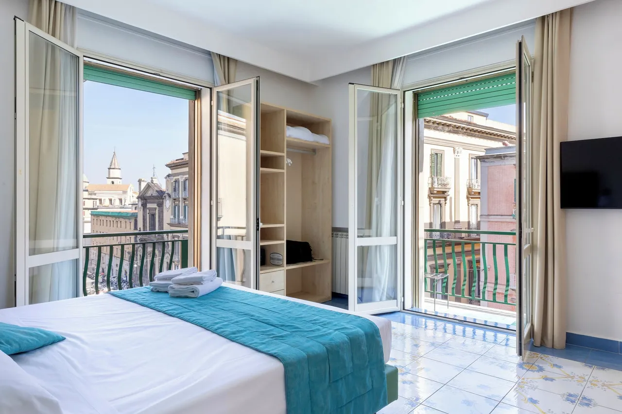 Napolit'amo Hotel Medina — เนเปิลส์