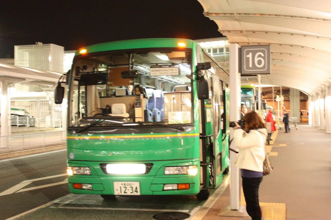 Narita Tobu Hotel Airport — rooms and atmosphere