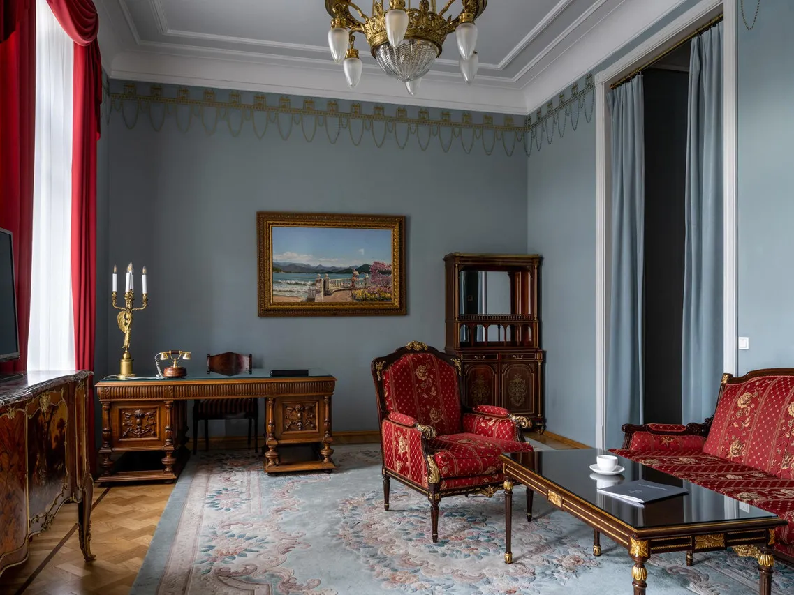 National Hotel Moscow — rooms and atmosphere
