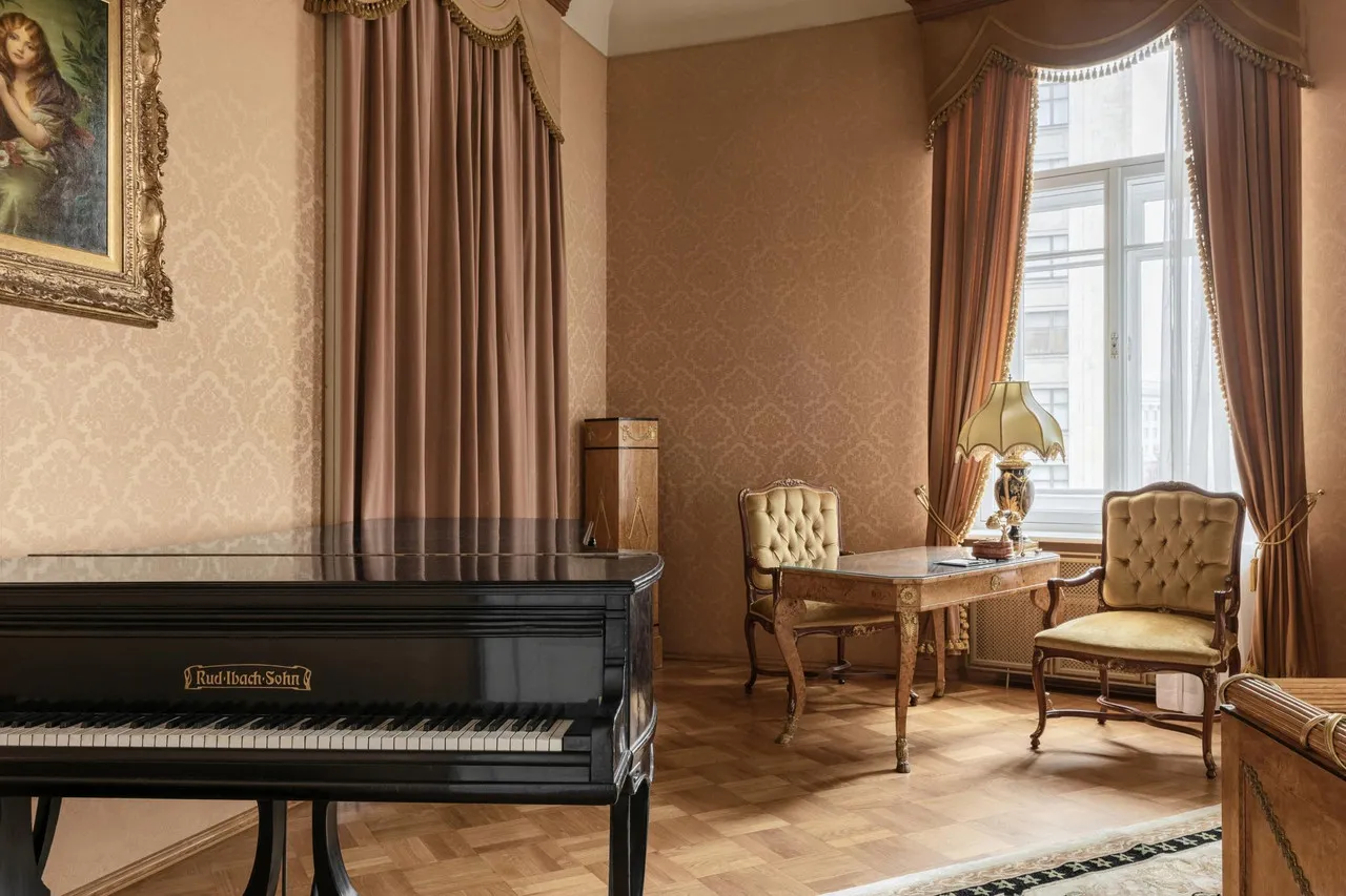 National Hotel Moscow — rooms and atmosphere
